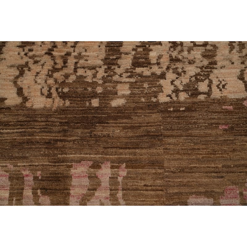 Hand Knotted Oriental 100% Wool Carpet Modern Animal Pictorial Multi-Colored Modern Area Rug - 7' 3'' X 4' 11''