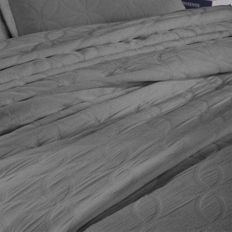 Superior Serenity Cotton Matelasse Jacquard Celtic Circle Bedspread Set