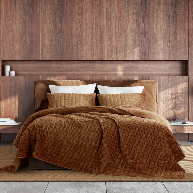 Wonderful Velvet 3 Piece Quilt Set