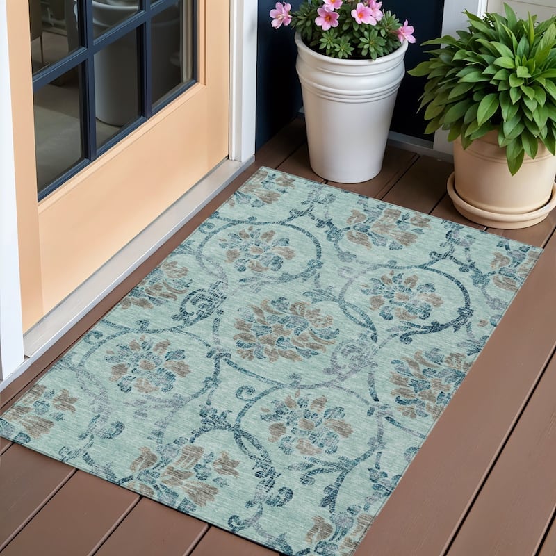 HomeRoots Floral Traditional Rectangle Outdoor Rug - 3' x 5'