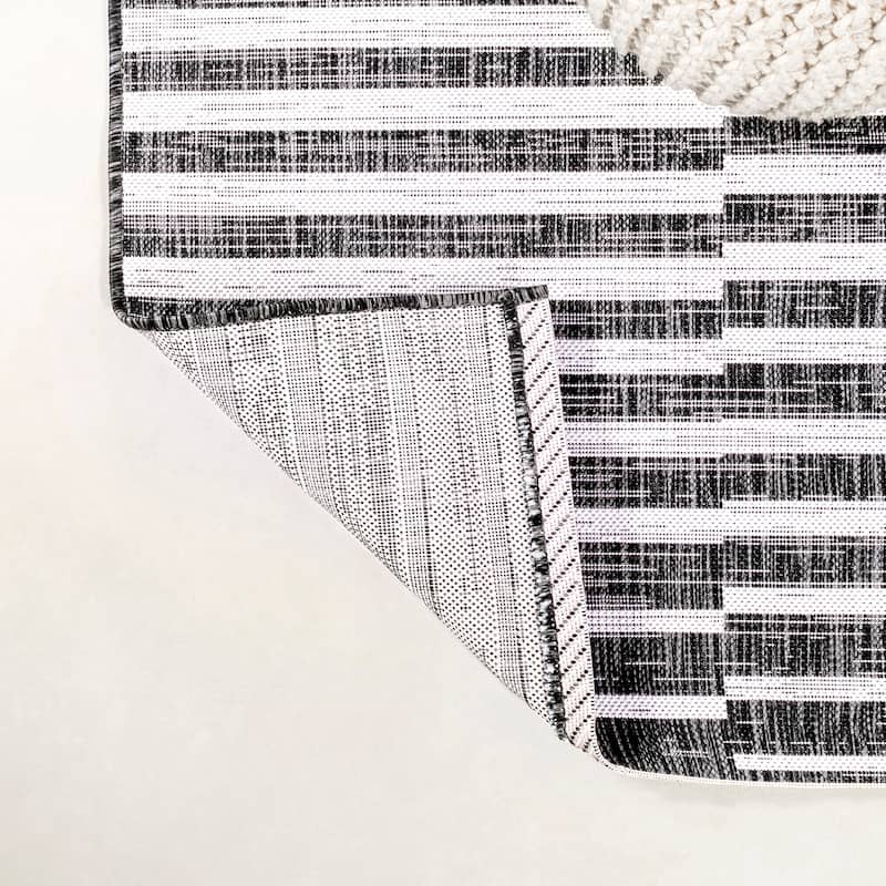 JONATHAN Y Grid Modern Offset Stripe Indoor/Outdoor Area Rug