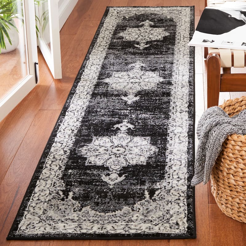 SAFAVIEH Brentwood Zhana Oriental Medallion Rug
