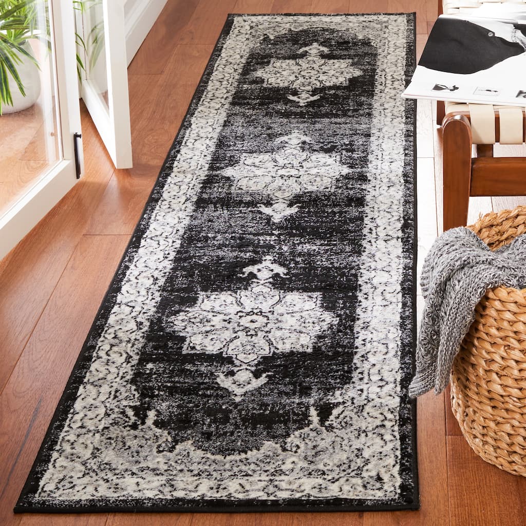 SAFAVIEH Brentwood Zhana Oriental Medallion Rug