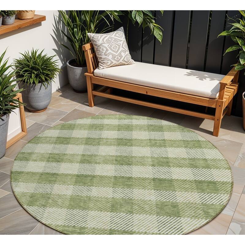 HomeRoots Plaid Transitional Rectangle Outdoor Rug - 8' Round