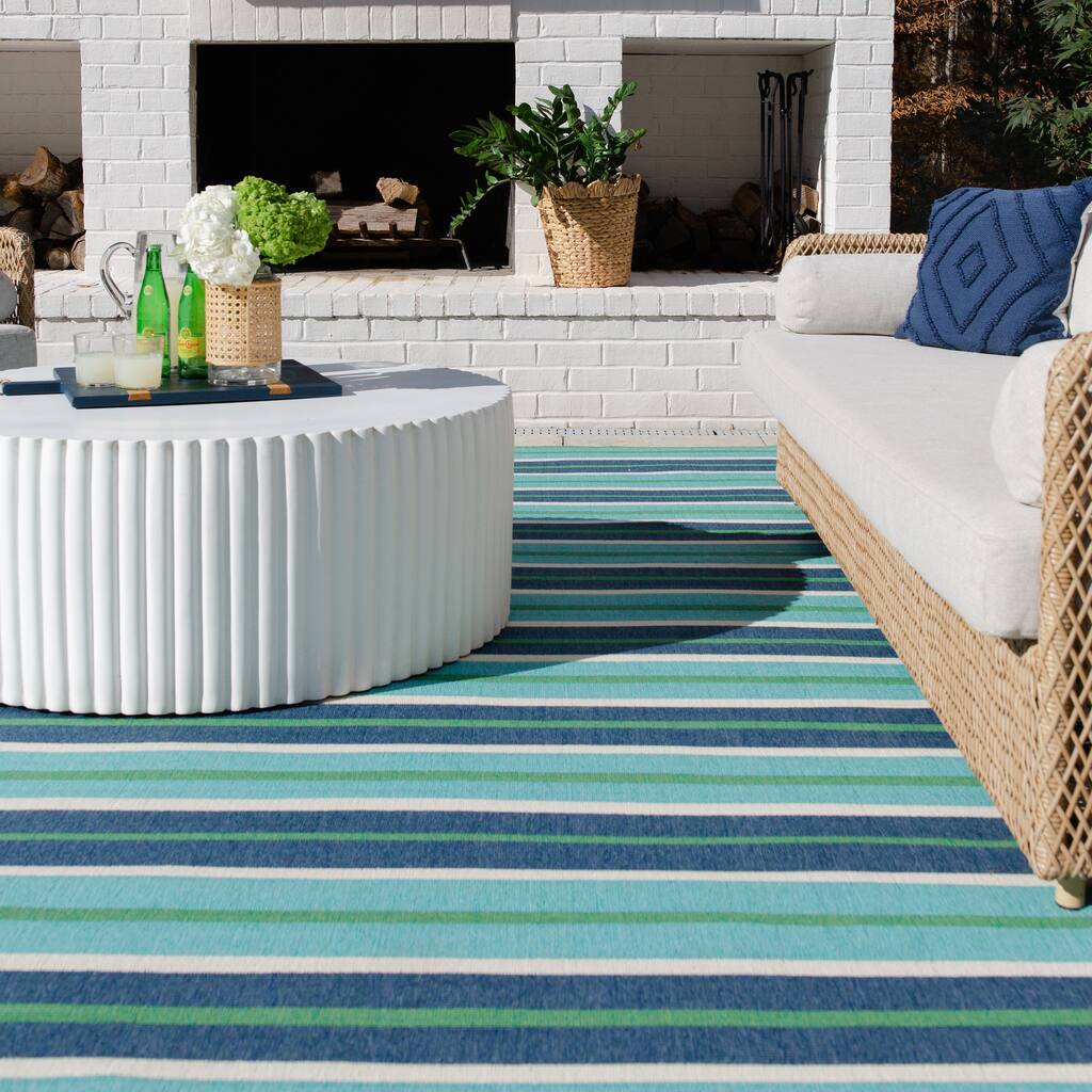 Vista Home Mackinac Blue Stripes Indoor/Outdoor Rug.