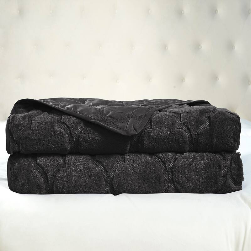 FauxFur Moroccan Design 7-piece Embroidered Quilt Set