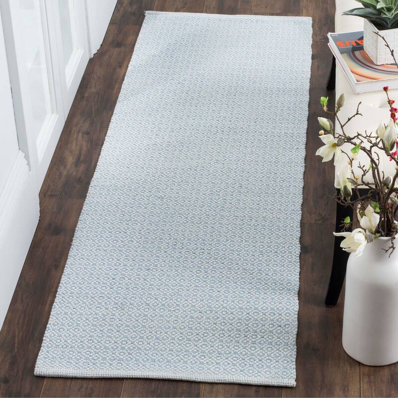 SAFAVIEH Montauk Glyn Handmade Cotton Area Rug - 2'3" x 7' Runner - Ivory/Light Blue