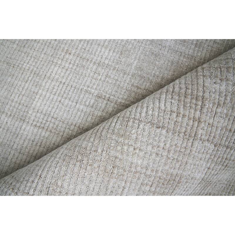 EXQUISITE RUGS Robin Hand-loomed Bamboo Silk/Wool Light Beige Area Rug.