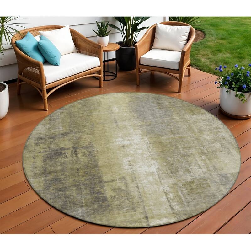 HomeRoots Abstract Transitional Rectangle Outdoor Rug - 8' Round