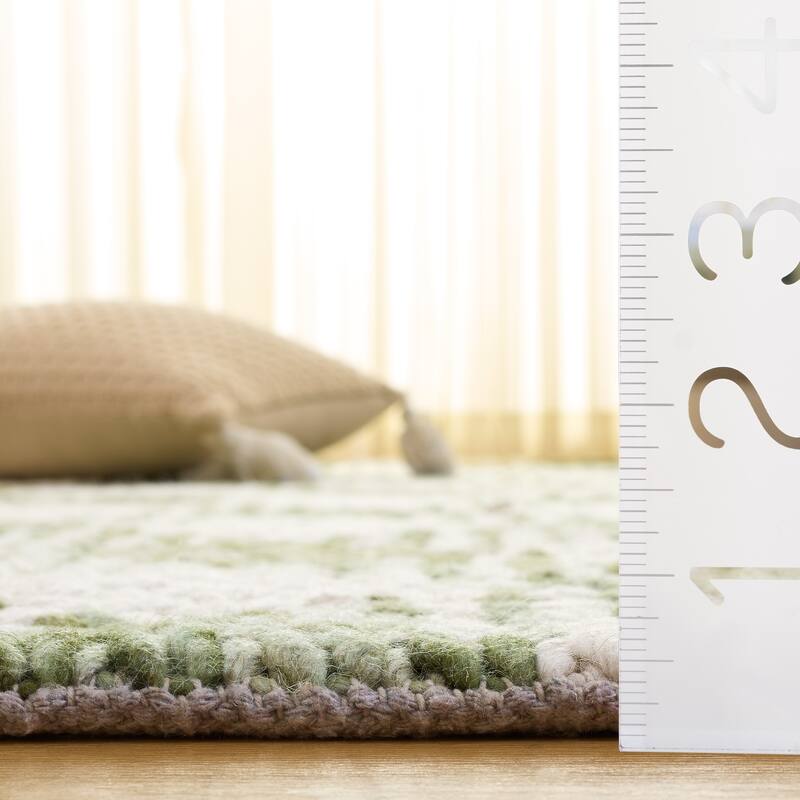 SAFAVIEH Handmade Natural Fiber Couture Heriona Wool Rug