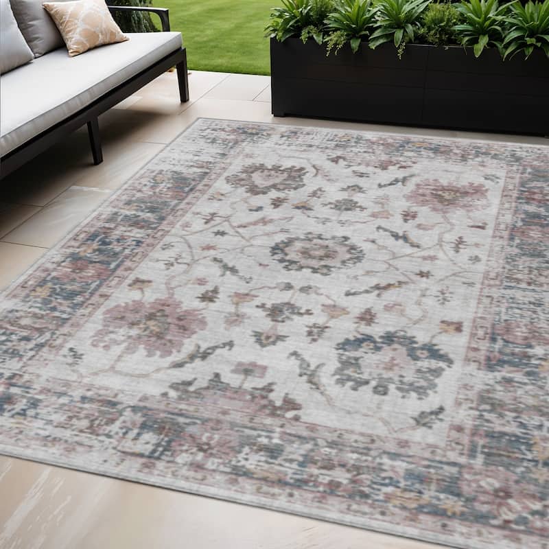 HomeRoots Floral Traditional Rectangle Outdoor Rug - 5' X 8'