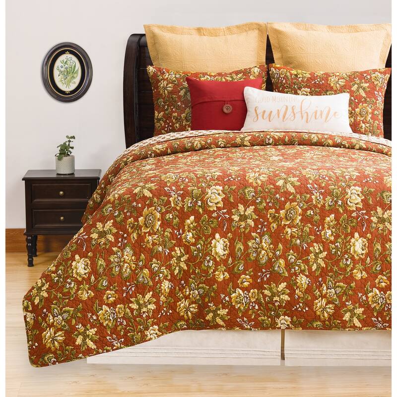 Estelle Quilt Set Collection