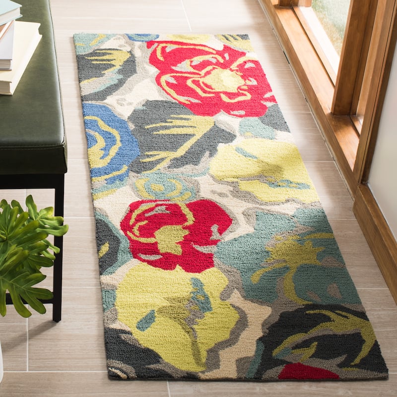 SAFAVIEH Handmade Four Seasons Shkurte Floral Rug - 2' 3" x 6' - Ivory - Runner
