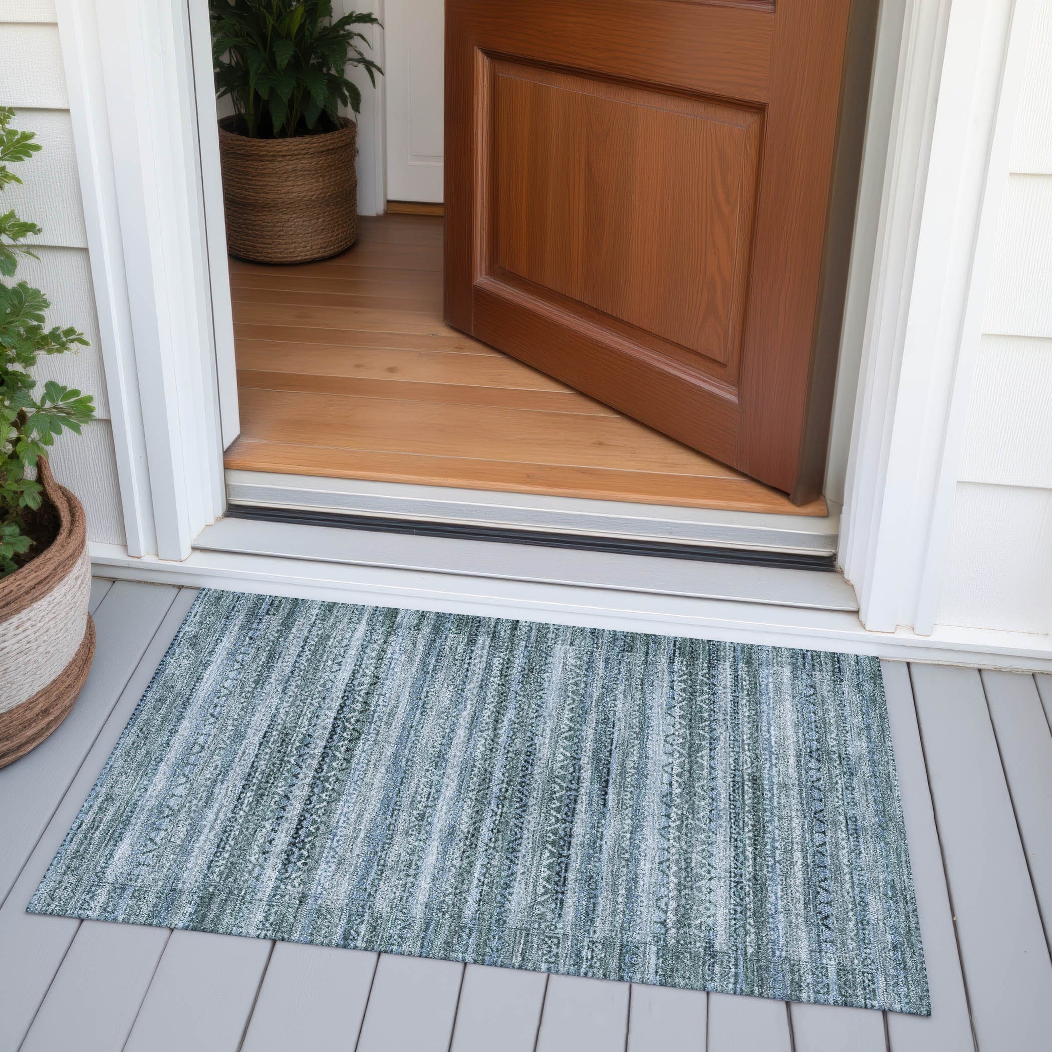 Machine Washable Indoor/Outdoor Tribal Global Chantille Rug