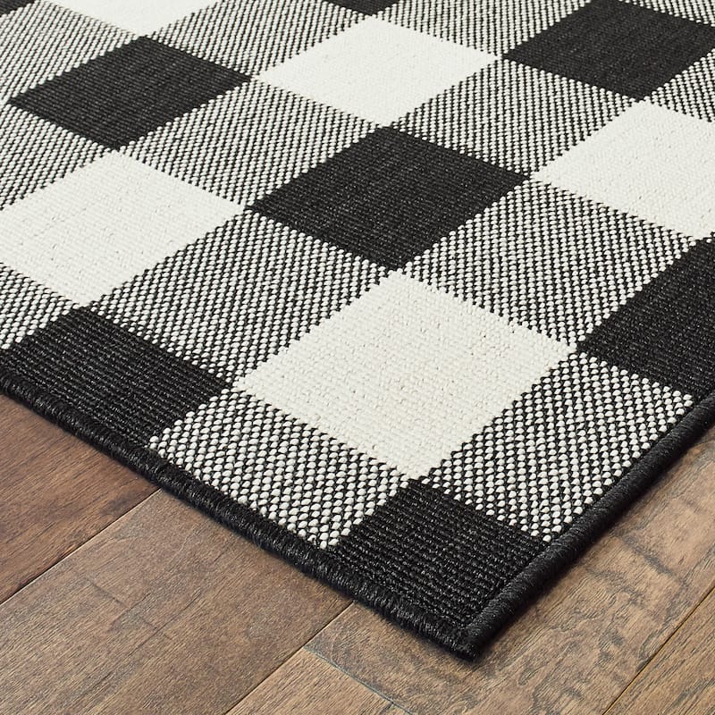 Vista Home Malta Gingham Check Indoor/Outdoor Area Rug - 2'3" x 7'6" Runner - Black