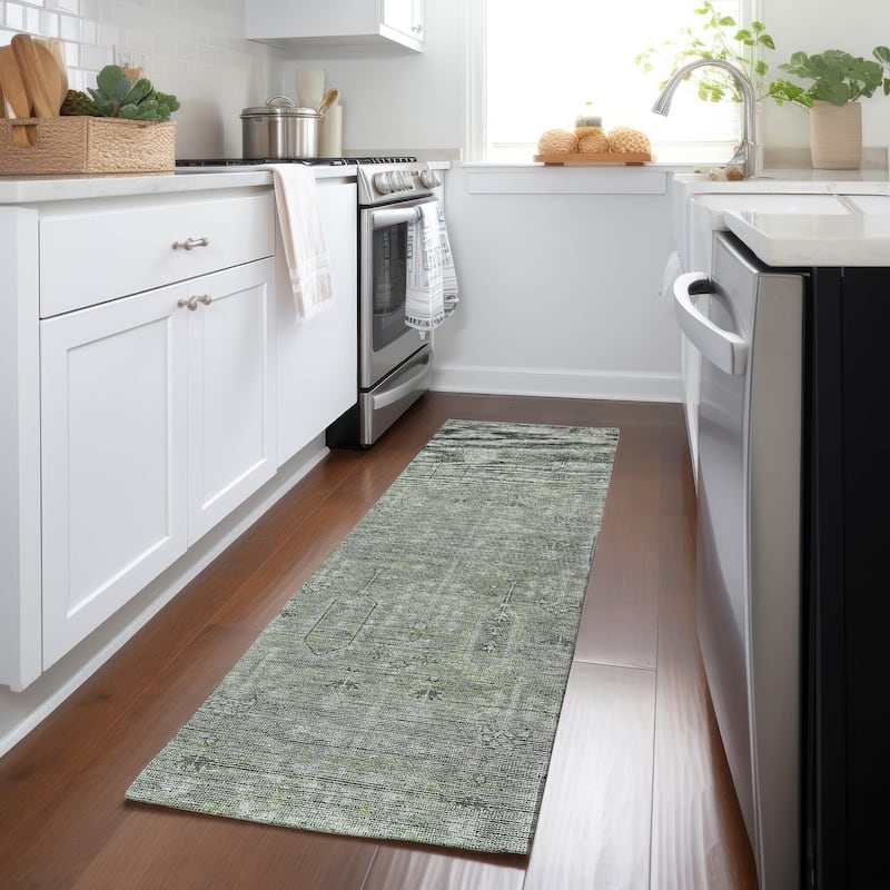 Machine Washable Indoor/ Outdoor Chantille Distressed Traditional Rug