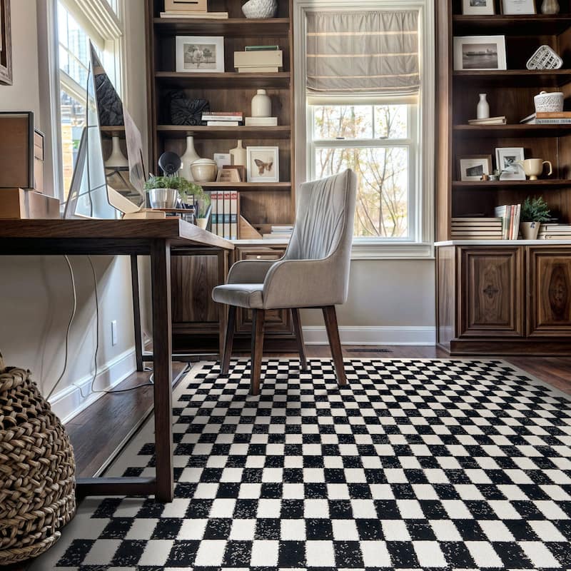 Contemporary Checkered Stylish Area Rug, Pet Friendly for Any Room