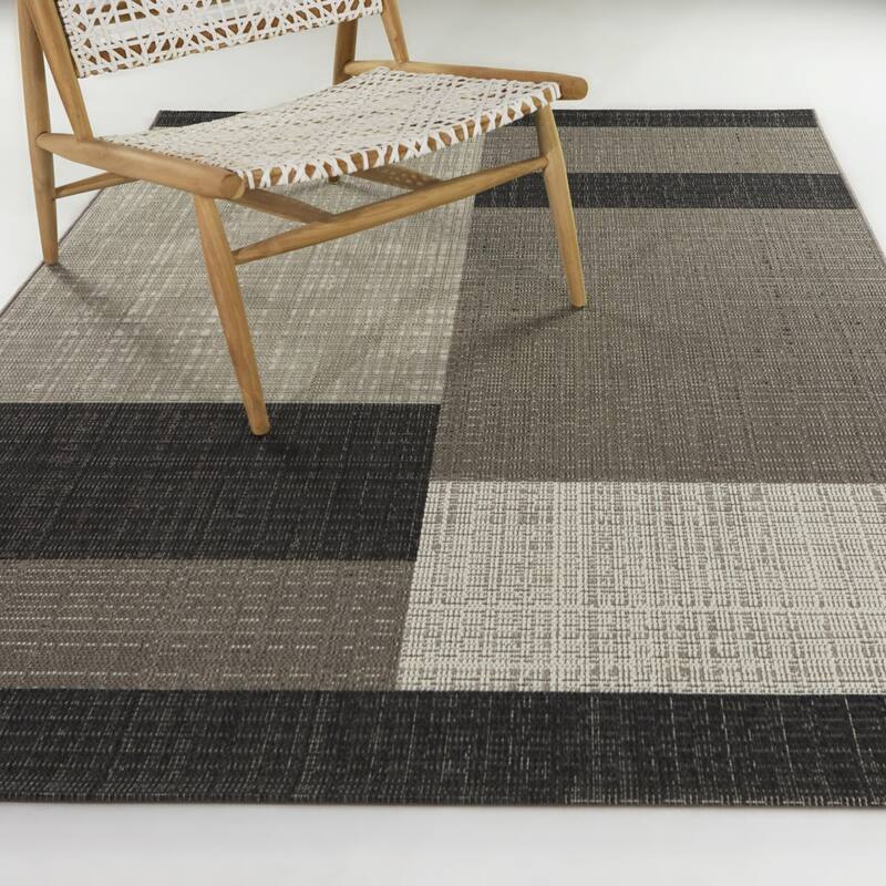 Markham Modern Color Blocked Indoor/Outdoor Area Rug - 5'3" x 7' - Charcoal