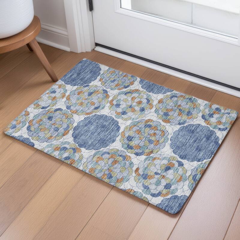 Machine Washable Indoor/ Outdoor Mosaic Cluster Chantille Rug