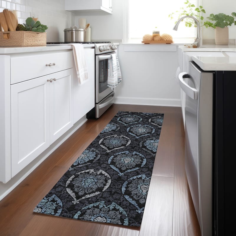Machine Washable Indoor/ Outdoor Chantille Traditional Damask Rug