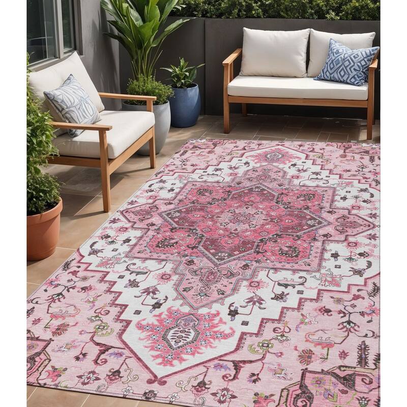 HomeRoots Oriental Traditional Rectangle Outdoor Rug - 5' X 8'