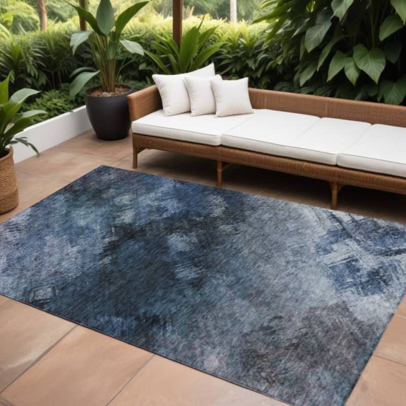 HomeRoots Abstract Transitional Rectangle Outdoor Rug - 8' X 10'