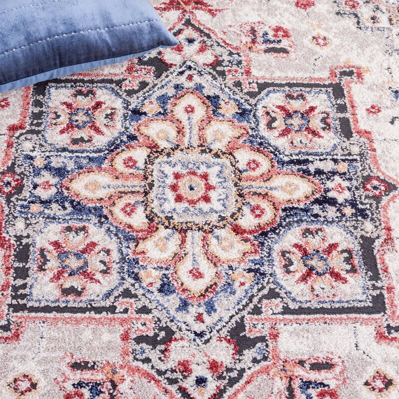 SAFAVIEH Luna Thalia Oriental Medallion Rug
