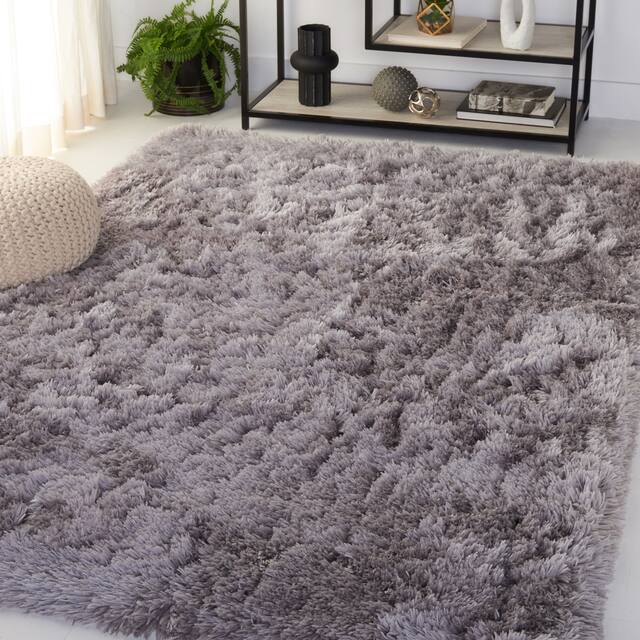 SAFAVIEH Handmade Arctic Shag Guenevere 3-inch Extra Thick Rug