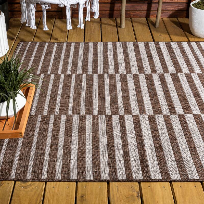 JONATHAN Y Grid Modern Offset Stripe Indoor/Outdoor Area Rug