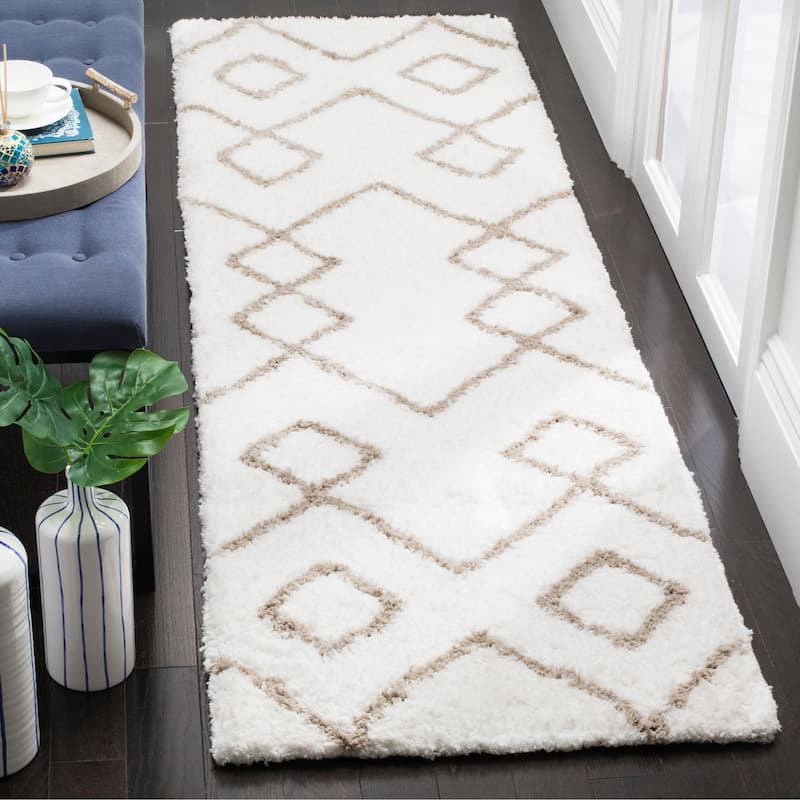 SAFAVIEH Handmade Toronto Shag Shaniqua Polyester Rug