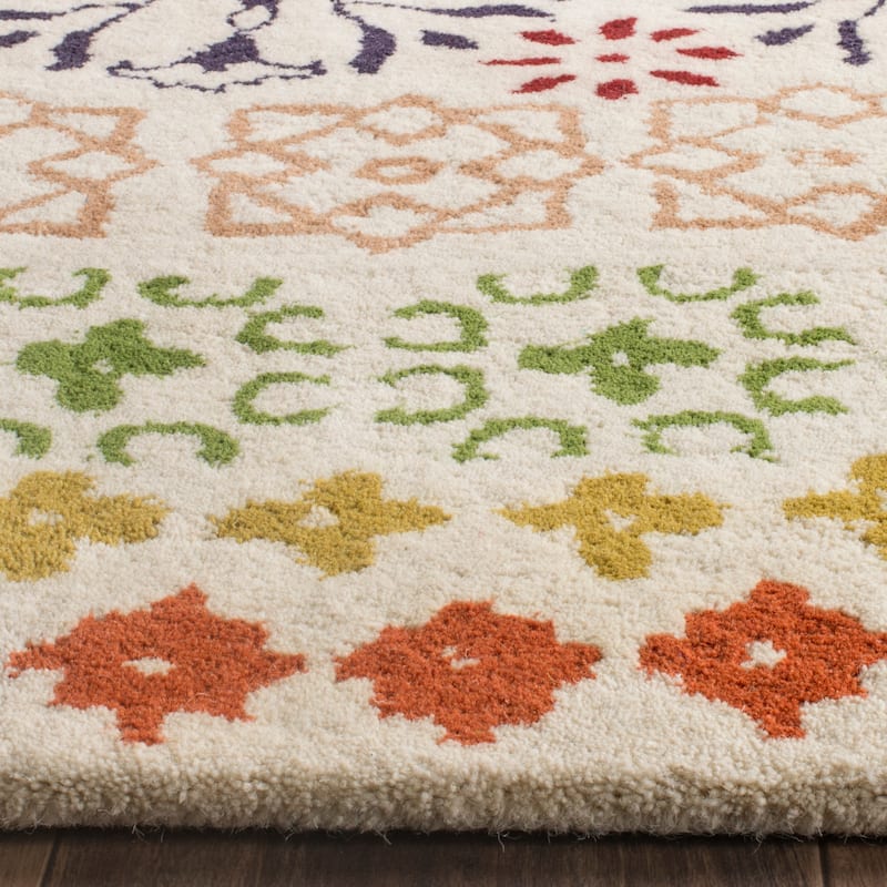 SAFAVIEH Handmade Wyndham Alja New Zealand Wool Area Rug