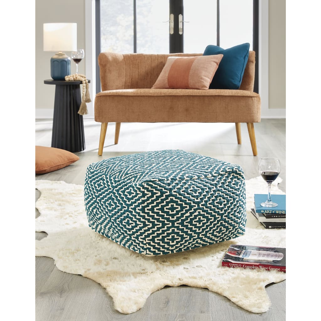 Signature Design by Ashley Brynnsen Pouf