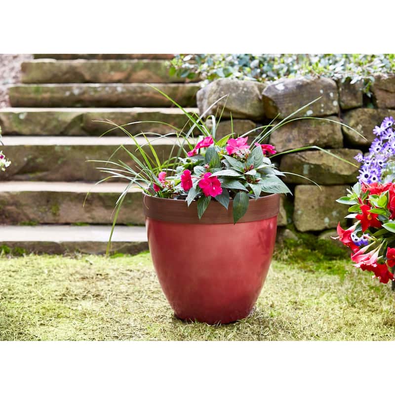 Southern Patio Hornsby Resin Planter
