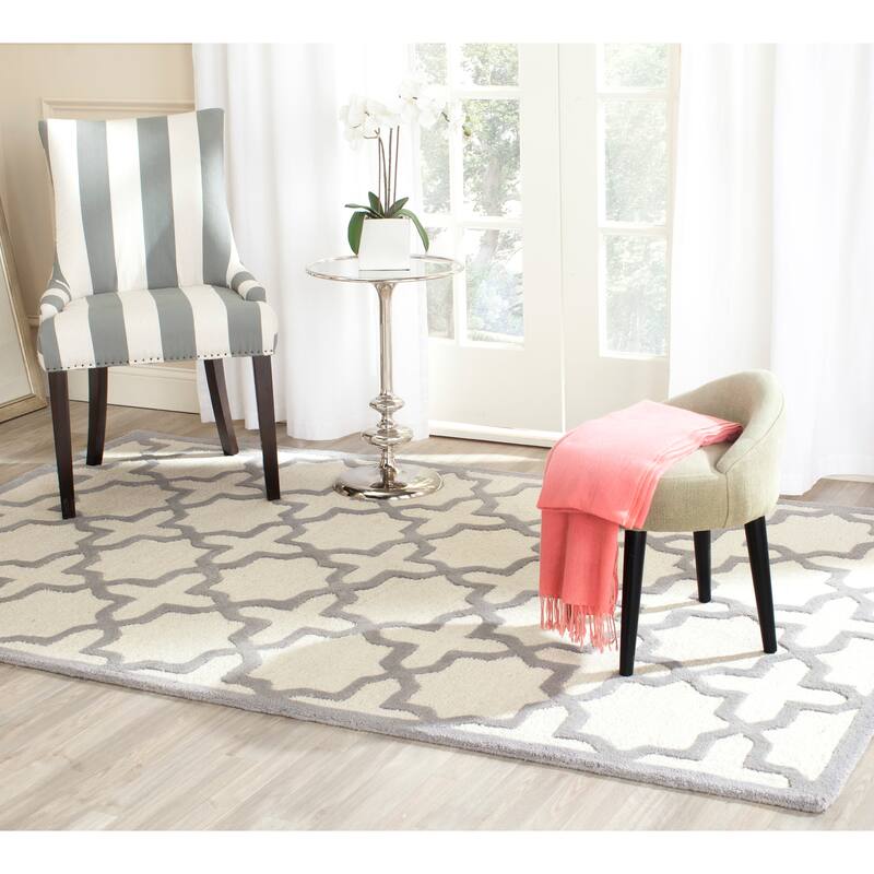 SAFAVIEH Handmade Cambridge Remedios Geometric Wool Rug - 8' x 10' - Ivory/Silver