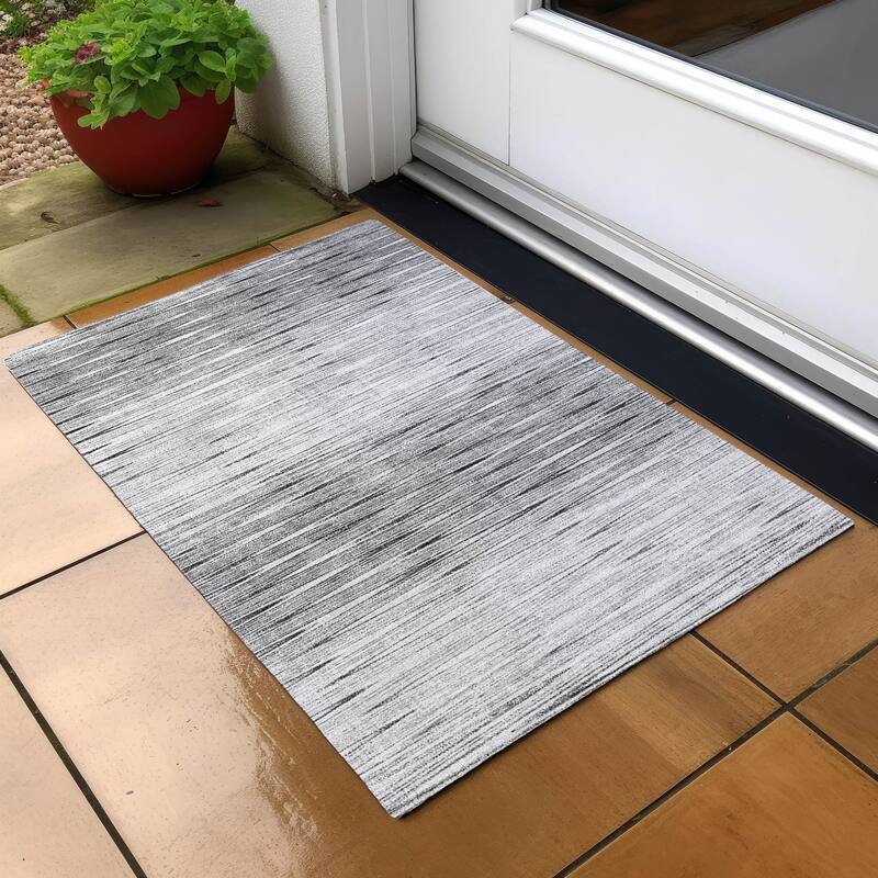 Machine Washable Indoor/ Outdoor Chantille Ombre Stripes Rug - Gray - 1'8" x 2'6"