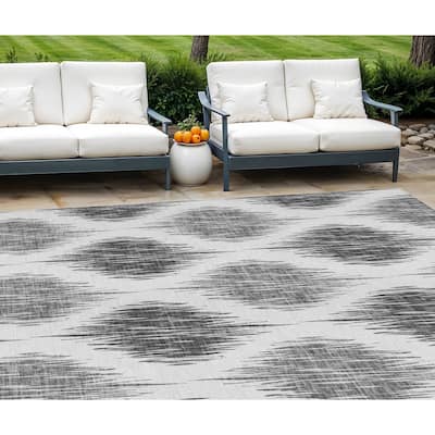 HomeRoots Ikat Transitional Rectangle Outdoor Rug