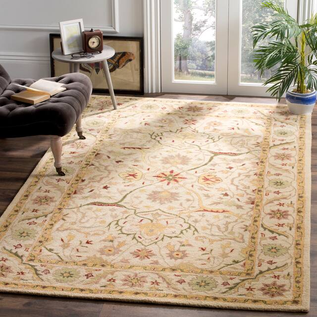 SAFAVIEH Handmade Antiquity Izora Traditional Oriental Wool Rug