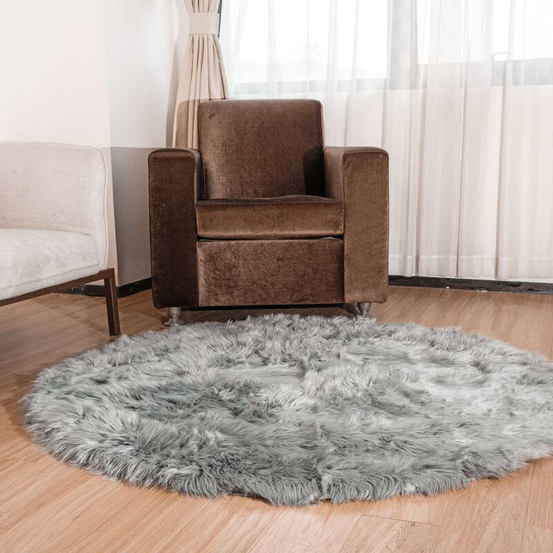 Silver Orchid Parrott Faux Fur Sheepskin Area Rug - 3' Round - Gray