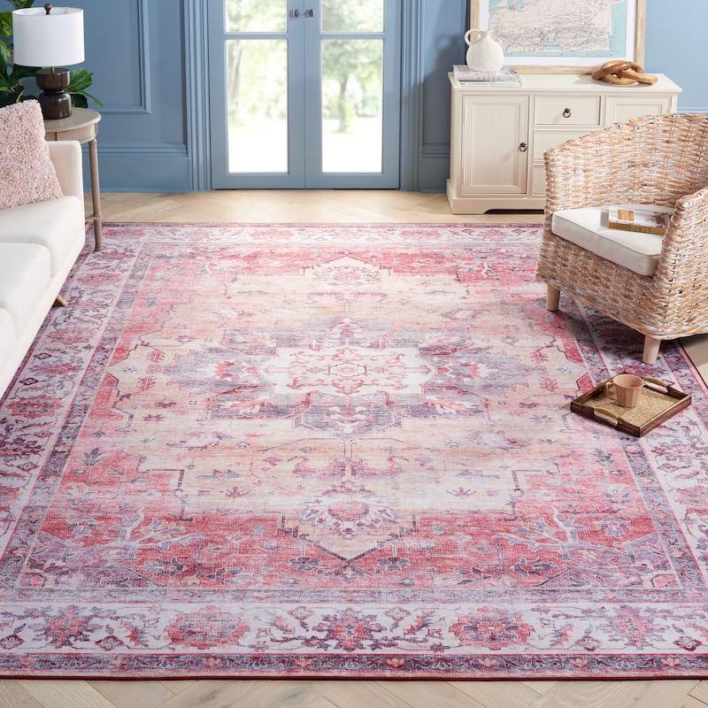 SAFAVIEH Tucson Machine Washable Slip Resistant Celina Traditional Rug
