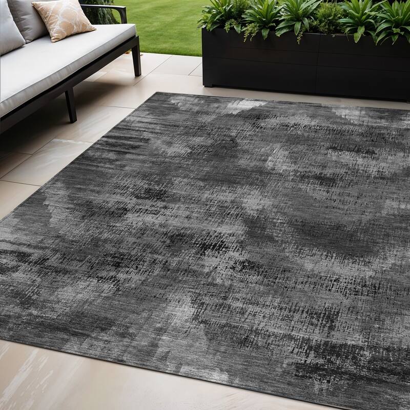 HomeRoots Abstract Transitional Rectangle Outdoor Rug - 5' X 8'