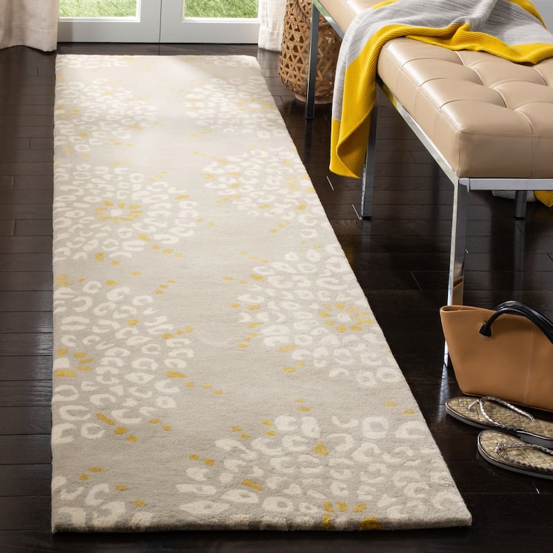 SAFAVIEH Handmade Capri Tatsyana Modern Wool Rug - 2'3" x 9' Runner - Grey/Ivory