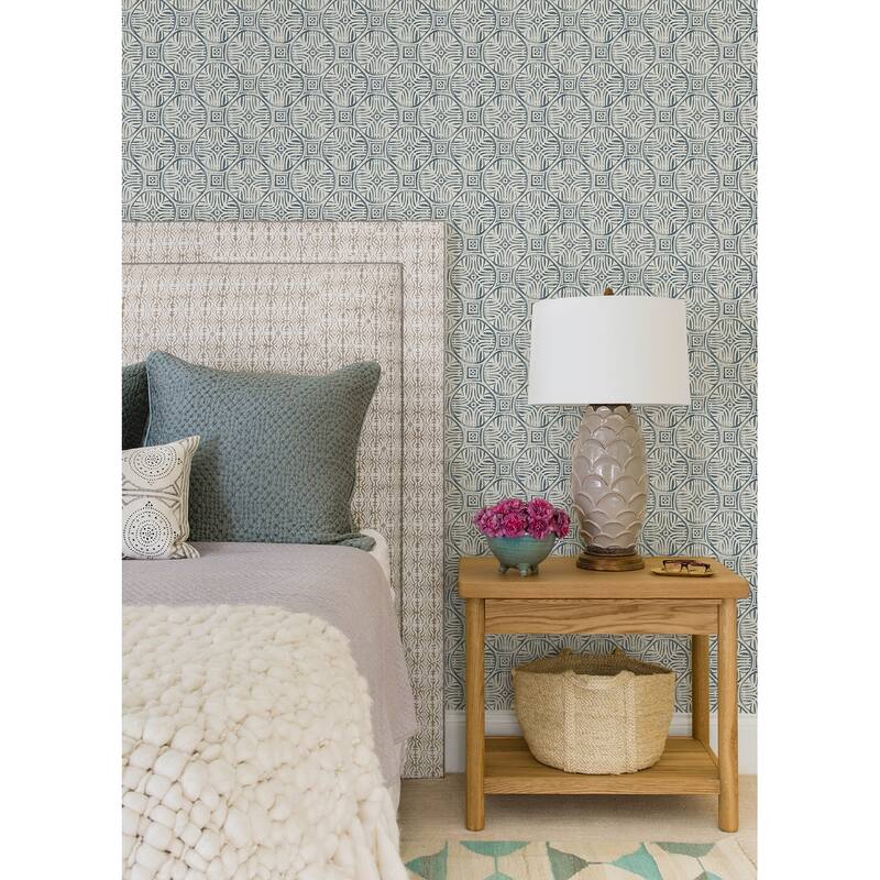 Chesapeake Sandee Navy Medallion Wallpaper