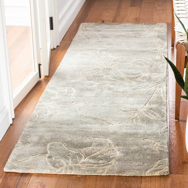 SAFAVIEH Handmade Soho Sable Floral N.Z. Wool Rug