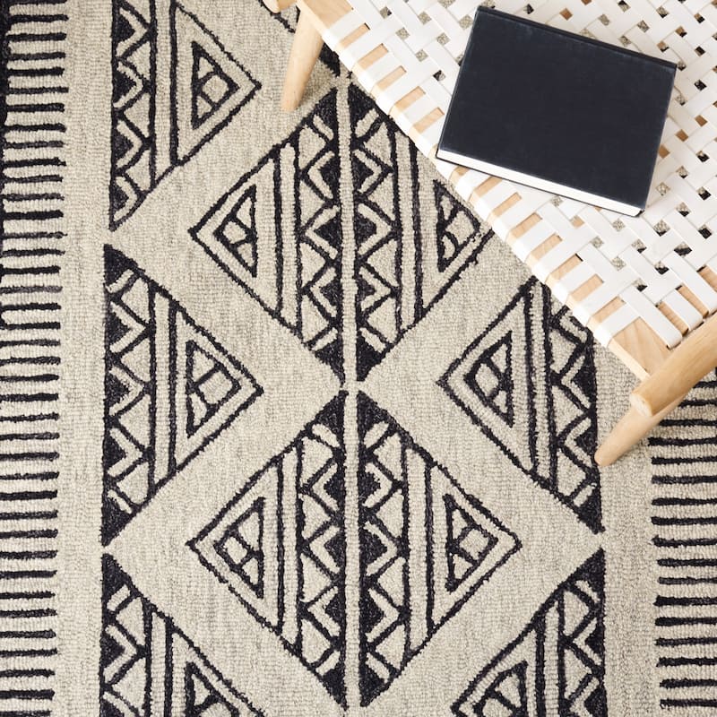 SAFAVIEH Handmade Metro Andreina Boho Tribal Wool Rug