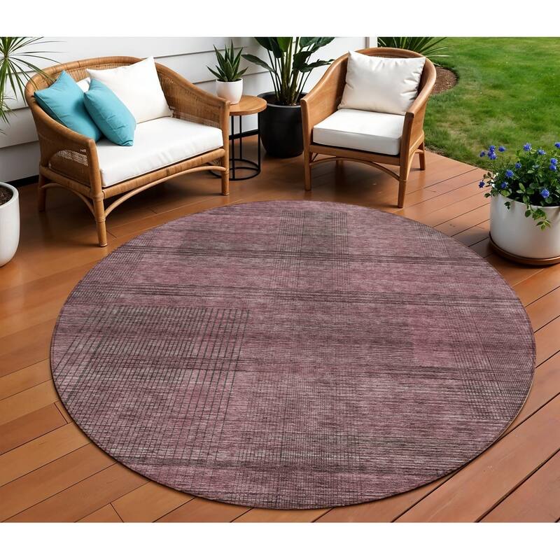HomeRoots Striped Transitional Rectangle Outdoor Rug - 8' Round