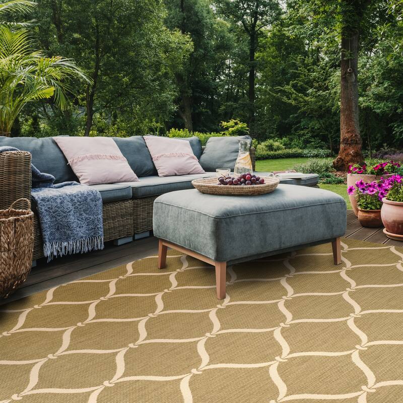 SAFAVIEH Courtyard Liya Indoor/ Outdoor Waterproof Patio Backyard Rug