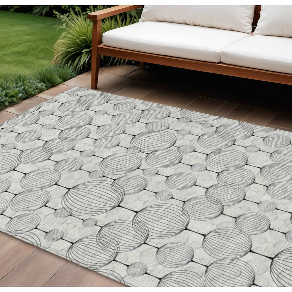 HomeRoots Geometric Transitional Rectangle Outdoor Rug