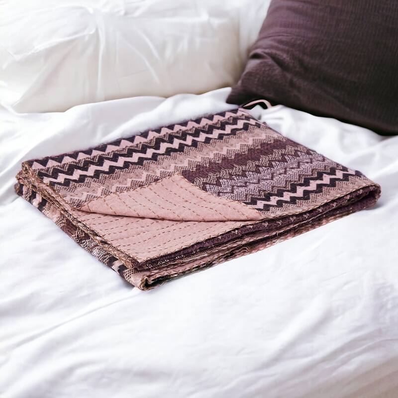 HomeRoots 50" X 70" Pink And Black Cotton Quilted Chevron Plush Throw Blanket - Throw - Black/Pink