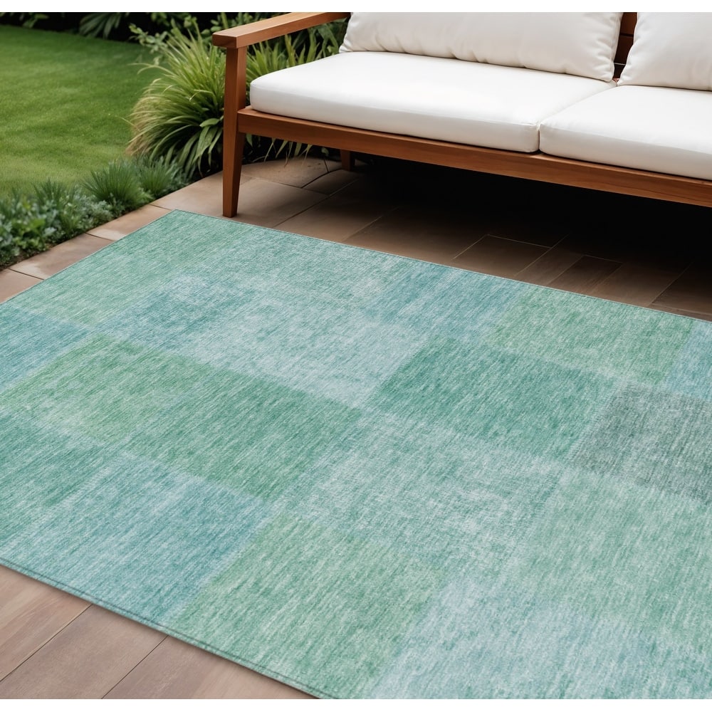 HomeRoots Patchwork Transitional Rectangle Outdoor Rug