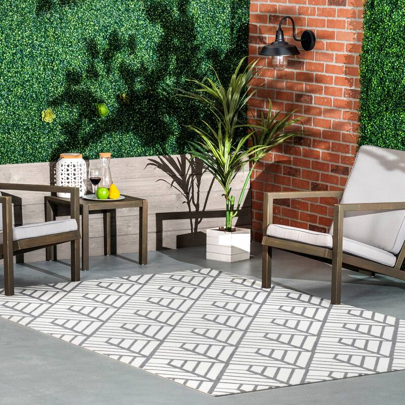 Nuloom Tiffany Contemporary Diamond Indoor/Outdoor Area Rug - 5' x 8' - Grey